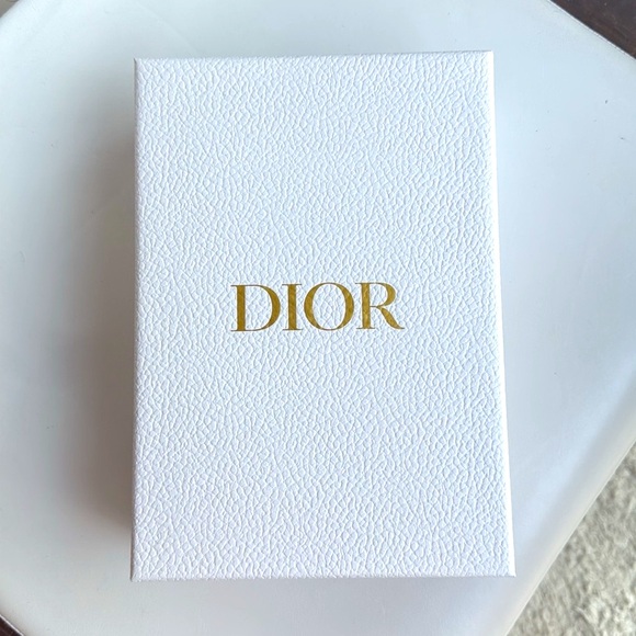 Dior Water Bottle and Capture Totale Set - Picture 3 of 3